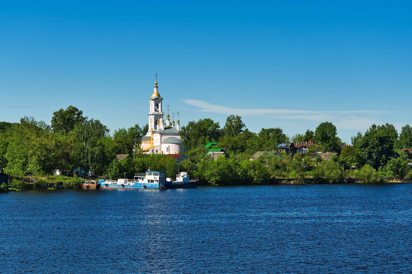 Вознесенская церковь и Волга в Кимрах